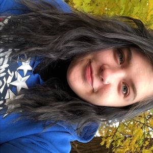 Meet your Posher, Olivia